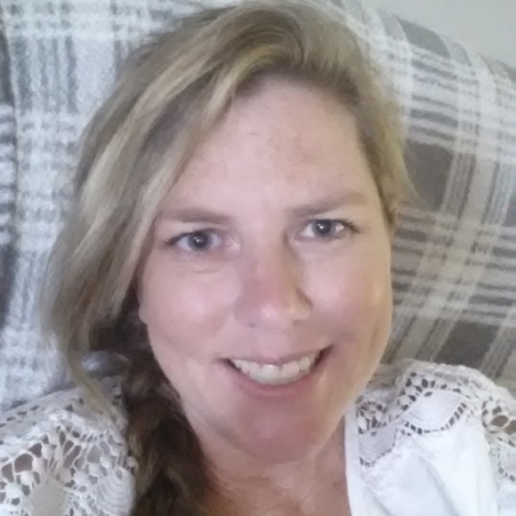 Meet your Posher, Lisa - Picture 1 of 1